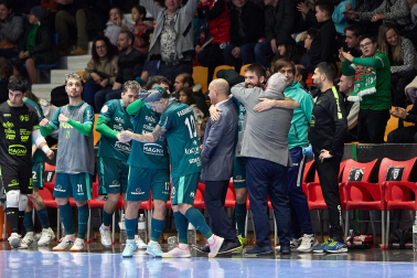 Fotos de la celebración de Osasuna Magna tras conseguir el pase a la Copa de España. /