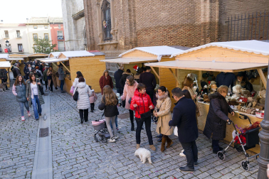 Fotos del mercado de Navidad de Tudela.