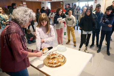 Fotos de la elección del Rey o Reina de la Faba en Burlada.