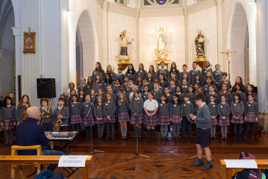 Coro del colegio Compañía de María.