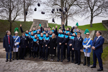 Fotos del acto de nombramiento de la promoción de 14 nuevos agentes de la Policía Municipal de Pamplona.