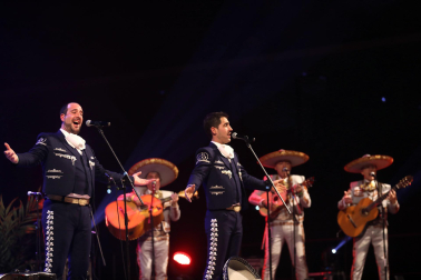 Actuación del grupo musical Tenampas en el Pabellón Navarra Arena./