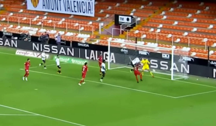 JORNADA 3, HUGO DURO. El Valencia igualó de cabeza.