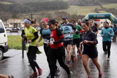 Participantes en las carreras disputadas en la IV Sansilbestrail de Zubiri./
