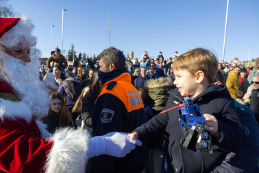 Foto de la llegada de Papá Noel a Tudela por el río Ebro./
