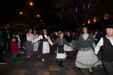 Foto del desfile de Olentzero y Mari Domingi en Tudela./