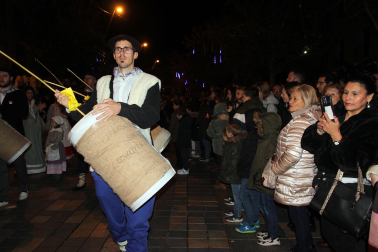 Foto del desfile de Olentzero y Mari Domingi en Tudela./
