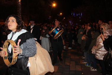 Foto del desfile de Olentzero y Mari Domingi en Tudela./