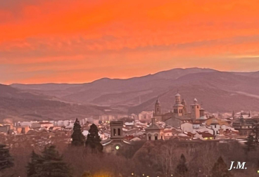 Amanecer en Pamplona. /