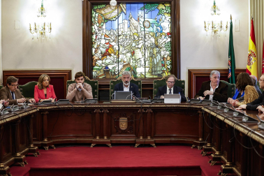Pleno del Ayuntamiento de Pamplona que vota la moción de censura contra Cristina Ibarrola (UPN).
