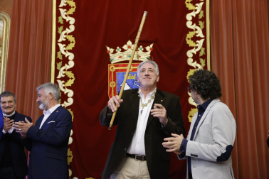 Joseba Asiron, nuevo alcalde de Pamplona tras la moción de censura contra Cristina Ibarrola.