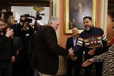 Joseba Asiron, nuevo alcalde de Pamplona tras la moción de censura contra Cristina Ibarrola.