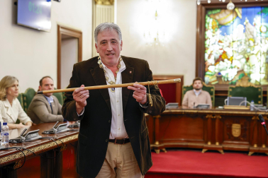 Joseba Asiron (EH Bildu), nuevo alcalde de Pamplona tras la moción de censura a Cristina Ibarrola (UPN).