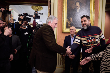 Imágenes de la moción de censura y nombramiento de Joseba Asiron como alcalde de Pamplona./