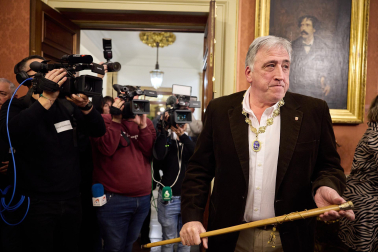 Imágenes de la moción de censura y nombramiento de Joseba Asiron como alcalde de Pamplona./