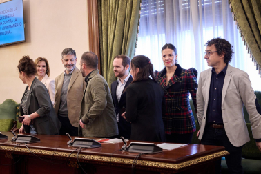 Imágenes de la moción de censura y nombramiento de Joseba Asiron como alcalde de Pamplona./