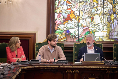 Imágenes de la moción de censura y nombramiento de Joseba Asiron como alcalde de Pamplona./
