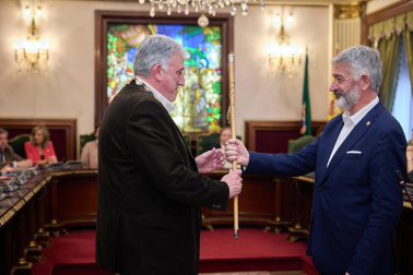 Imágenes de la moción de censura y nombramiento de Joseba Asiron como alcalde de Pamplona./