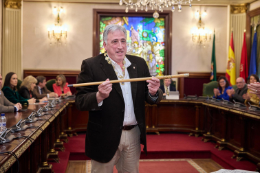 Imágenes de la moción de censura y nombramiento de Joseba Asiron como alcalde de Pamplona./