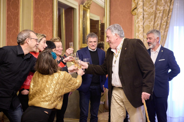 Imágenes de la moción de censura y nombramiento de Joseba Asiron como alcalde de Pamplona./