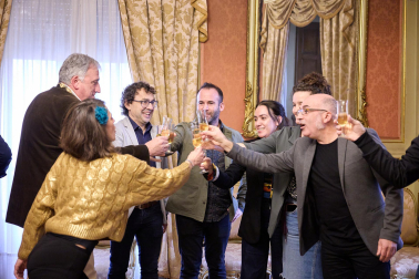 Imágenes de la moción de censura y nombramiento de Joseba Asiron como alcalde de Pamplona./