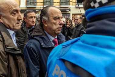Imágenes de la moción de censura y nombramiento de Joseba Asiron como alcalde de Pamplona./