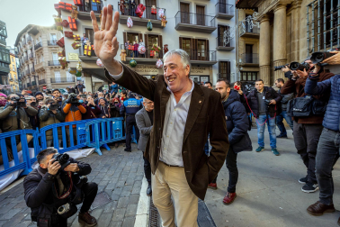 Imágenes de la moción de censura y nombramiento de Joseba Asiron como alcalde de Pamplona./