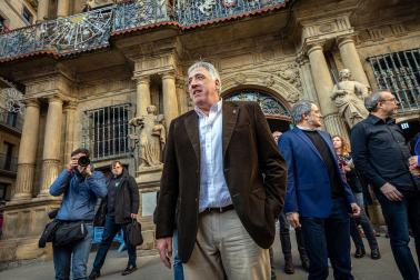 Imágenes de la moción de censura y nombramiento de Joseba Asiron como alcalde de Pamplona./