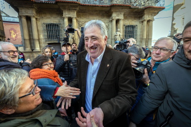 Imágenes de la moción de censura y nombramiento de Joseba Asiron como alcalde de Pamplona./