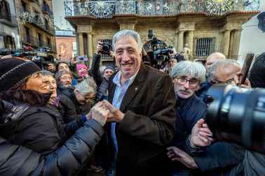 Imágenes de la moción de censura y nombramiento de Joseba Asiron como alcalde de Pamplona./