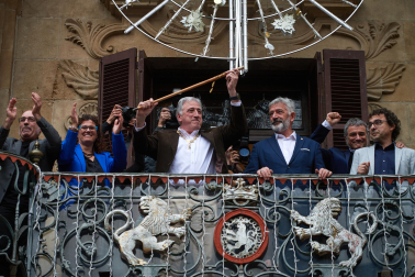 Imágenes de la moción de censura y nombramiento de Joseba Asiron como alcalde de Pamplona./