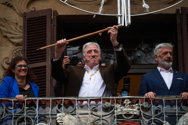 Imágenes de la moción de censura y nombramiento de Joseba Asiron como alcalde de Pamplona./