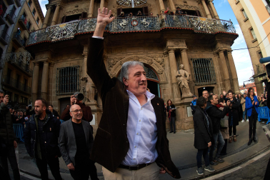 Imágenes de la moción de censura y nombramiento de Joseba Asiron como alcalde de Pamplona./