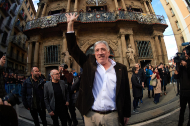 Imágenes de la moción de censura y nombramiento de Joseba Asiron como alcalde de Pamplona./