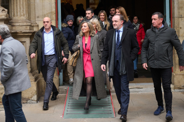 Imágenes de la moción de censura y nombramiento de Joseba Asiron como alcalde de Pamplona./