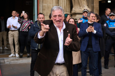 Imágenes de la moción de censura y nombramiento de Joseba Asiron como alcalde de Pamplona./