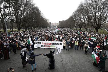 Fotos de la manifestación de Pamplona en apoyo al pueblo palestino ante los ataques de Israel. /