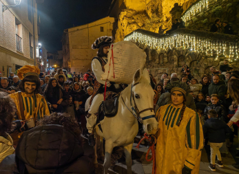 Fotos de la llegada del pregonero de los Reyes Magos a Estella.