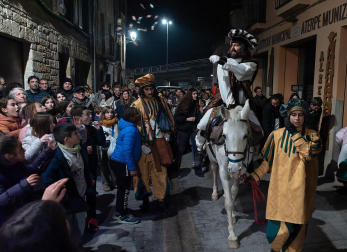 Fotos de la llegada del pregonero de los Reyes Magos a Estella.