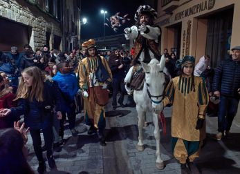 Fotos de la llegada del pregonero de los Reyes Magos a Estella.