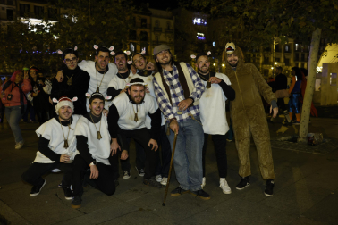 Foto de los disfraces de la Nochevieja 2023 en Pamplona./