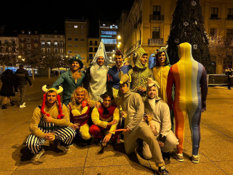 Foto de los disfraces de la Nochevieja 2023 en Pamplona./