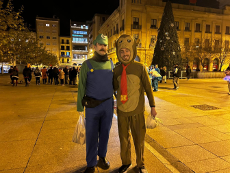 Foto de los disfraces de la Nochevieja 2023 en Pamplona./