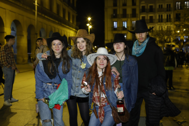 Foto de los disfraces de la Nochevieja 2023 en Pamplona./