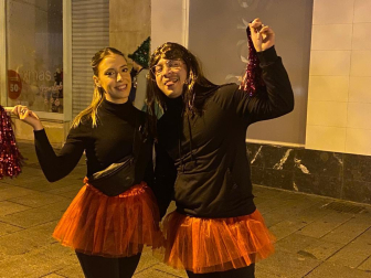 Foto de los disfraces de la Nochevieja 2023 en Pamplona./