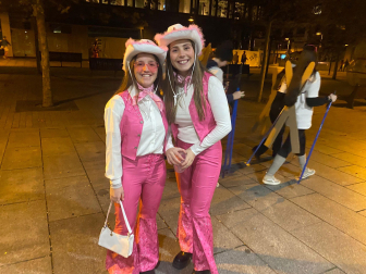 Foto de los disfraces de la Nochevieja 2023 en Pamplona./