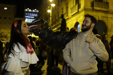 Foto de los disfraces de la Nochevieja 2023 en Pamplona./