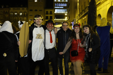 Foto de los disfraces de la Nochevieja 2023 en Pamplona./