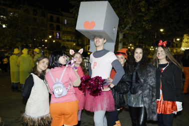 Foto de los disfraces de la Nochevieja 2023 en Pamplona./