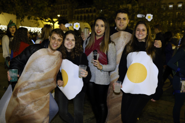Foto de los disfraces de la Nochevieja 2023 en Pamplona./